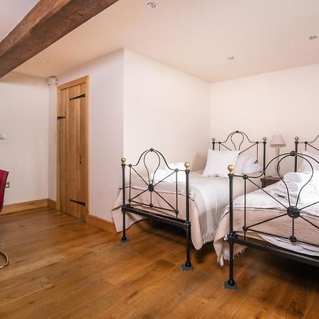 Woodpecker Loft At Millfields Farm Cottages 애쉬본 외부 사진
